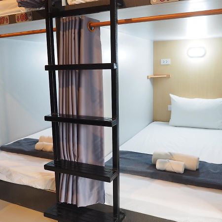 A Nighttime Hostel Krabi Ngoại thất bức ảnh