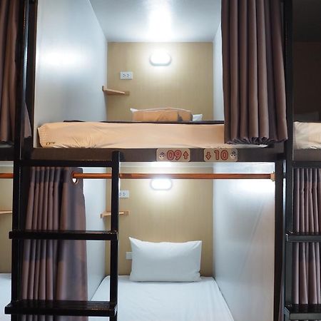 A Nighttime Hostel Krabi Ngoại thất bức ảnh