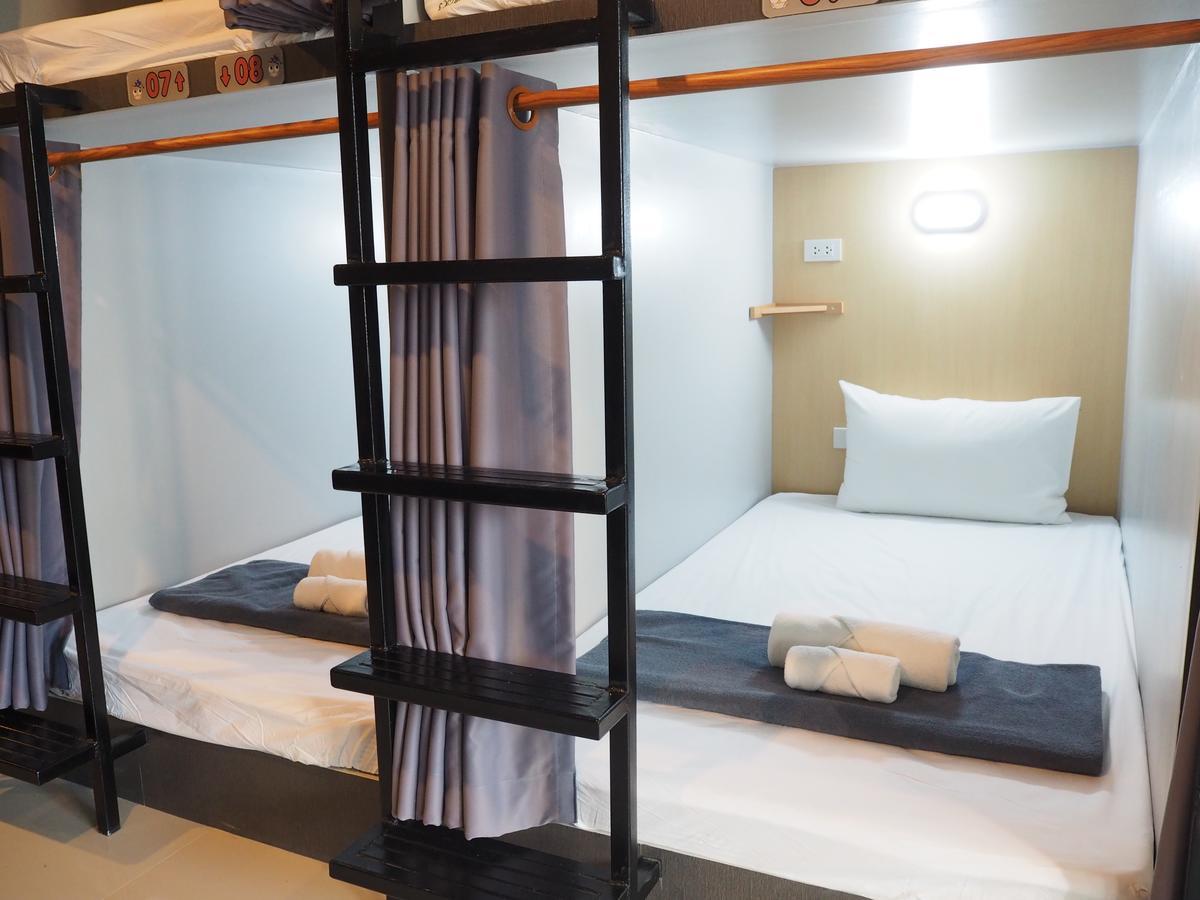 A Nighttime Hostel Krabi Ngoại thất bức ảnh