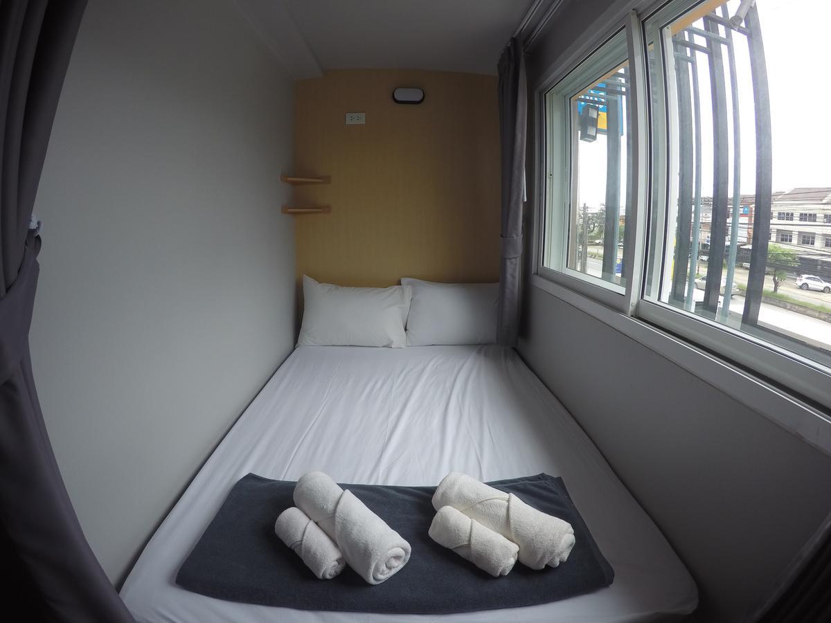 A Nighttime Hostel Krabi Ngoại thất bức ảnh
