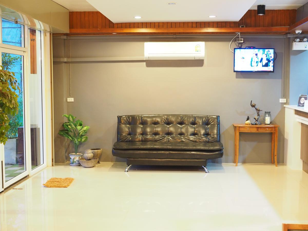 A Nighttime Hostel Krabi Ngoại thất bức ảnh