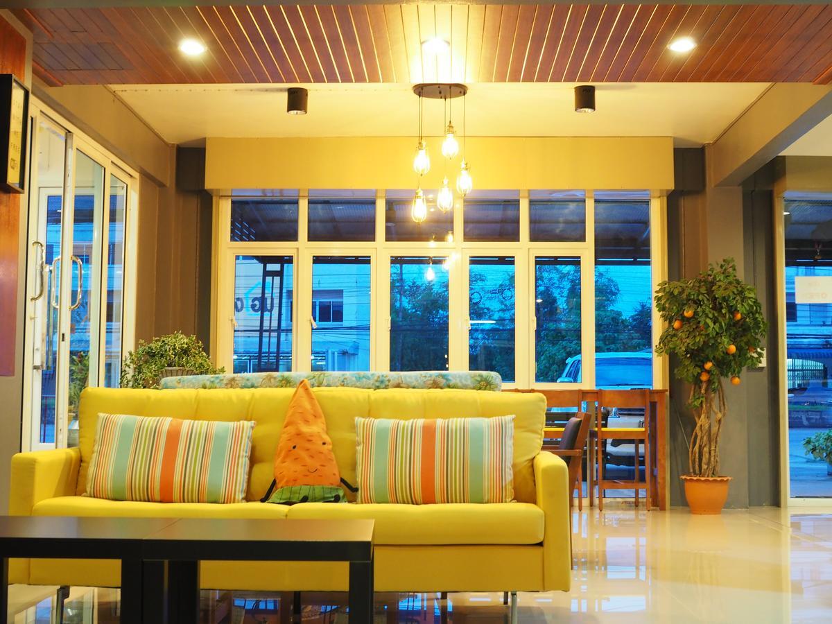 A Nighttime Hostel Krabi Ngoại thất bức ảnh