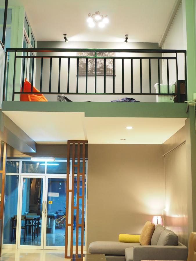 A Nighttime Hostel Krabi Ngoại thất bức ảnh