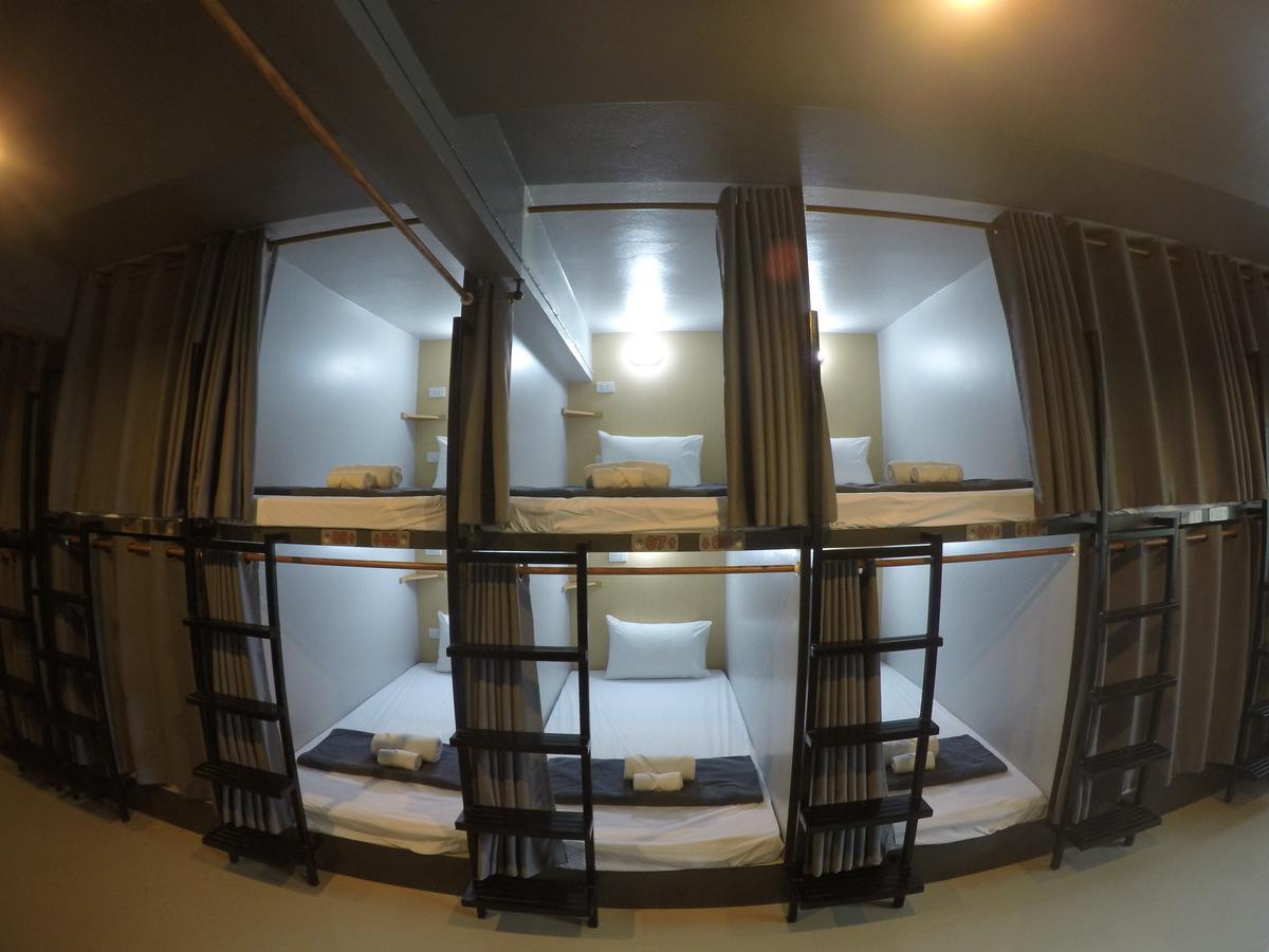 A Nighttime Hostel Krabi Ngoại thất bức ảnh